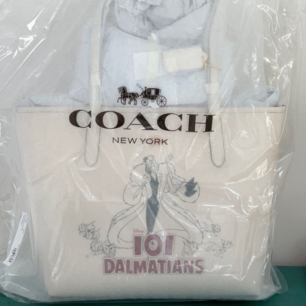 NEW DISNEY X COACH CITY TOTE BAG 101 DALMATIONS CRUELLA MOTIF - Picture 6 of 12